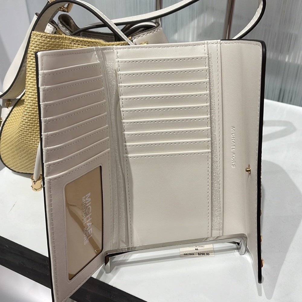 MICHAEL KORS JET SET TRAVEL LADY LARGE TRIFOLD  NON-VEGAN LEATHER WALLET 

NWT - Picture 5 of 16